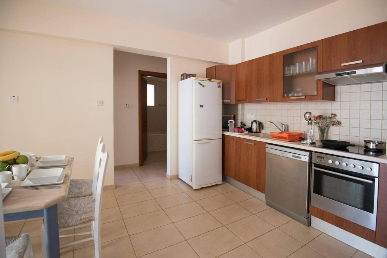 Apartments For Holidays Paralimni Esterno foto